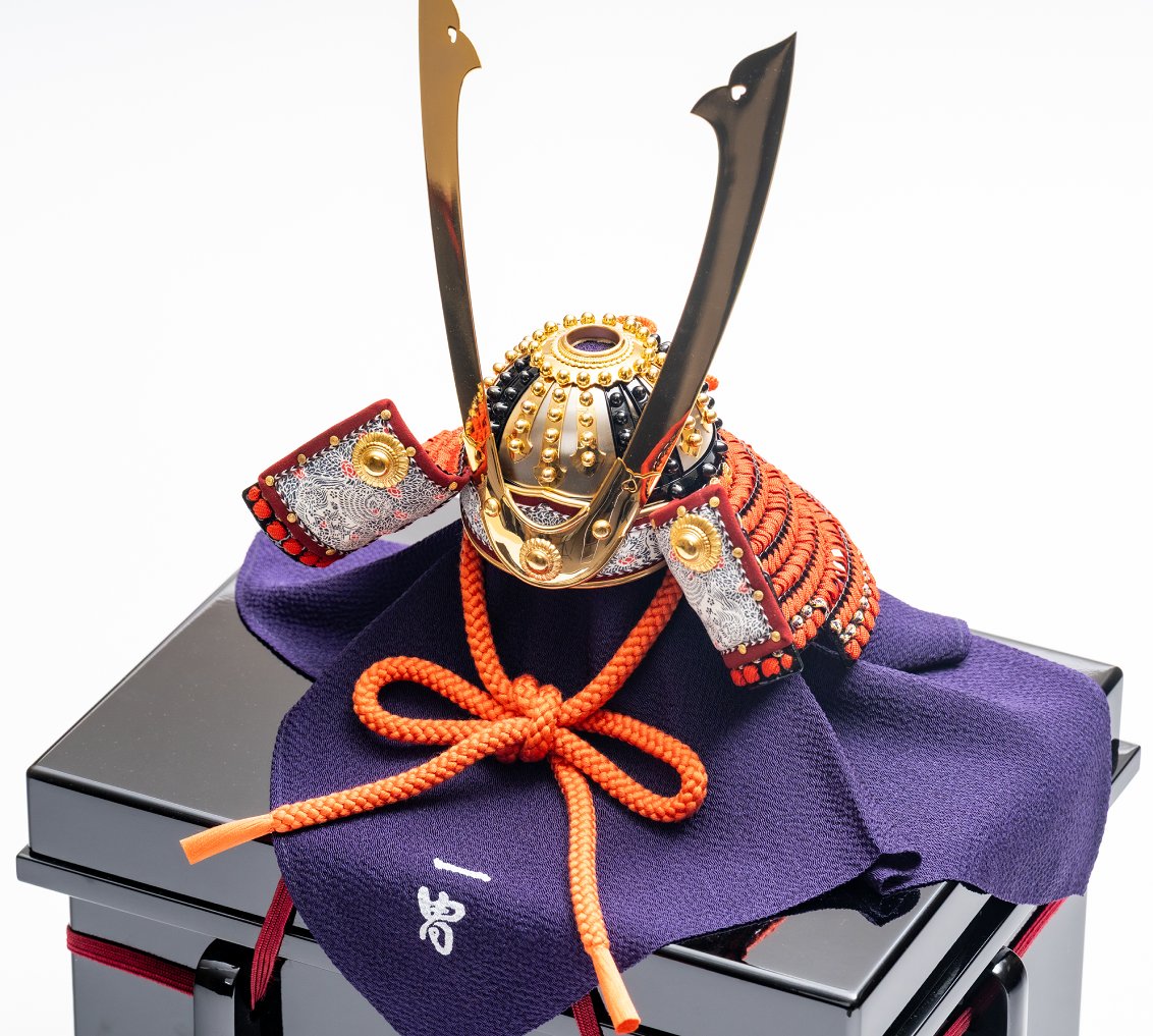 一冑作 赤糸沢瀉威 兜 3分の1